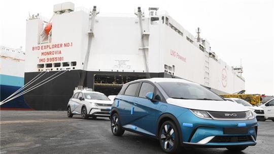 Am 26. Februar rollten die ersten 3000 BYD-E-Autos in Bremerhaven von Bord.