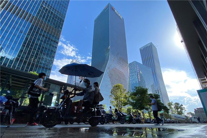 Aktie von Immobilienkonzern Evergrande wieder gehandelt Am 28. September hatte Evergrande den Handel mit seinen Anteilen an der Hongkonger Börse gestoppt.