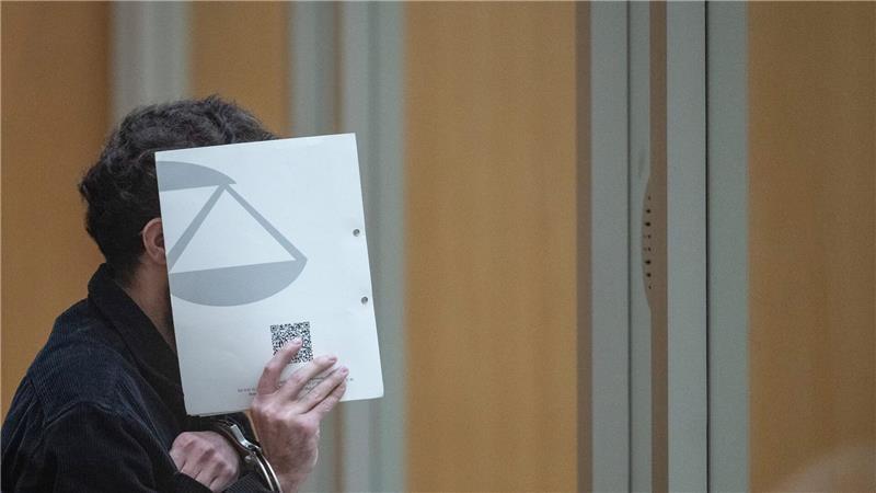 Am 31. Mai 2024 hat ein zum Tatzeitpunkt 25-jähriger Afghane auf dem Mannheimer Marktplatz fünf Teilnehmer einer Kundgebung der islamkritischen Bewegung Pax Europa (BPE) sowie einen Polizisten mit einem Messer verletzt. Der 29-jährige Polizist starb zwei Tage später an seinen Verletzungen.