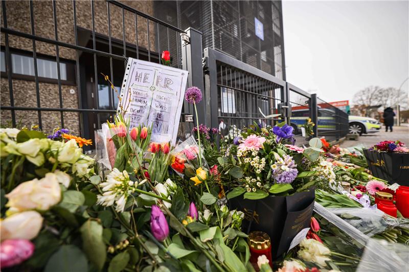 Nach Hamburger Amoklauf: Verfahren gegen Beamten der Waffenbehörde Am 9. März tötete Philipp F. in Hamburg sieben Menschen - darunter ein ungeborenes Kind. Foto: Charisius/dpa