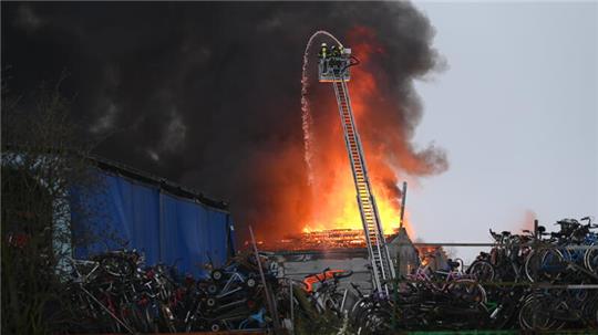 Am 9.4.2023 standen in Hamburg-Rothenburgsort mehrere Gebäude in Flammen.