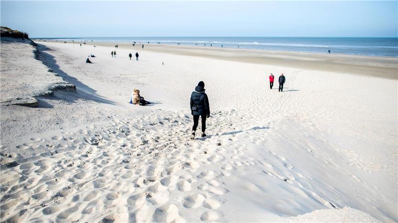 Am Badestrand Weiße Düne fehlt aktuell wie auf diesem Archivbild Sand. (Archivbild)