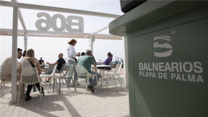 Am Ballermann, der liebsten Partymeile der deutschen Urlauber, werden Hotels und Bars immer teurer. (Archivfoto)