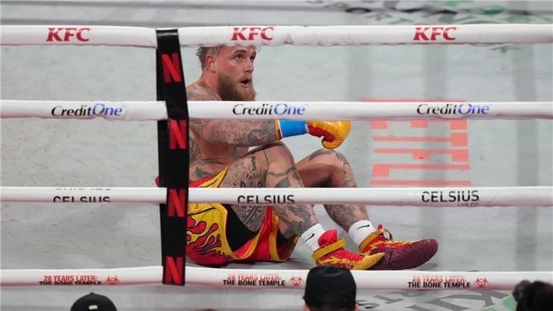 Am Boden: Jake Paul erlitt einen doppelten Kieferbruch.