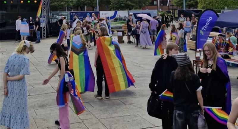 Queeres Stade nimmt Koalitionsvertrag kritisch unter die Lupe Am Christopher Street Day - hier 2024 auf dem Ankerplatz - wird es besonders sichtbar: queeres Leben in Stade.