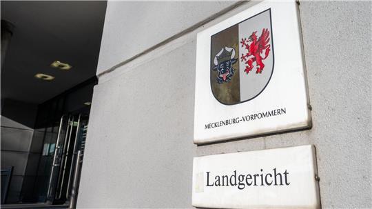 Am Dienstag fiel das Urteil im Totschlagprozess gegen einen 75-Jährigen aus Waren an der Müritz. Er hat seine Ehefrau mit einem Messer getötet. (Archivbild)