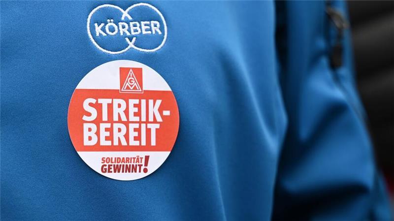 Am Dienstag legten unter anderen Mitarbeiter des Bergedorfer Maschinenbauunternehmens Körber Technologies ihre Arbeit nieder.