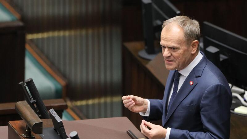 Polens Präsident vereidigt Regierung von Donald Tusk Am Dienstagabend hatten die Abgeordneten Tusks Regierung das Vertrauen ausgesprochen.
