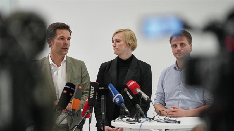 Sondierung mit Linken in Berlin sorgt für Streit Am Donnerstag begannen in Berlin die Sondierungen mit Steffen Krach (SPD), Nina Stahr (Grüne) und Maximilian Schirmer (Linke). (Archivfoto)