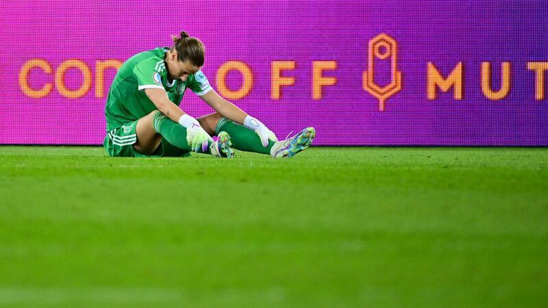 DFB-Team nach Halbfinal-Aus „komplett leer“ Am Ende doch geschlagen: Torfrau Ann-Katrin Berger.