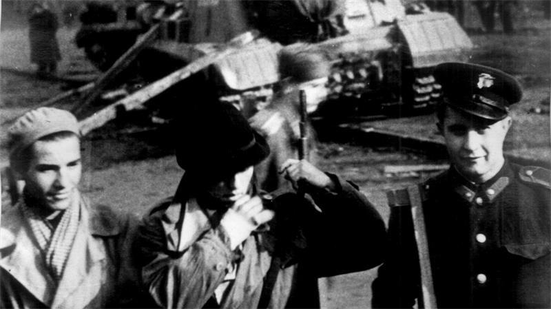 Am Ende waren die ungarischen Freiheitskämpfer der militärischen Übermacht der Sowjetunion unterlegen. (Archivbild)