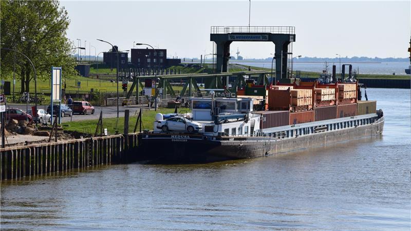 Schifffahrtsstraßen: An diesen Stellen stößt ein Kapitän an Grenzen Am Fähranleger in Bremerhaven hat der Kapitän Michel Vandenbussche einen Zwischenstopp eingelegt, bevor er am nächsten Morgen eine Frühschicht einlegen muss.