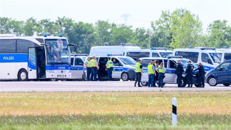 Laser gegen Drohnen: Was kann die Technik aus Hannover? Am Flughafen Leipzig/Halle kam es gerade erst zu einem Vorfall mit einer Drohne.