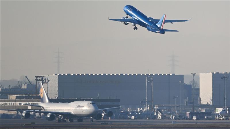 Am Frankfurter Flughafen wächst die Zahl der Flugbewegungen. 