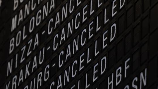 Am Frankfurter Flughafen wurden 400 Starts und Landungen gestrichen.