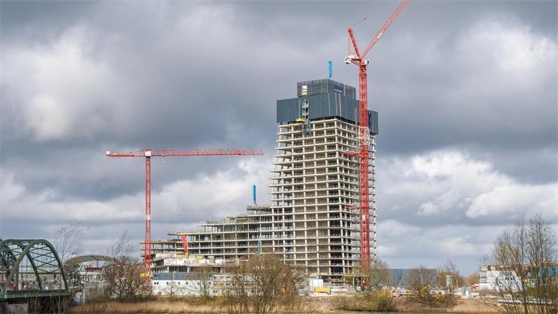 Am Hamburger Elbtower geht seit Jahren nichts voran. (Archivbild)