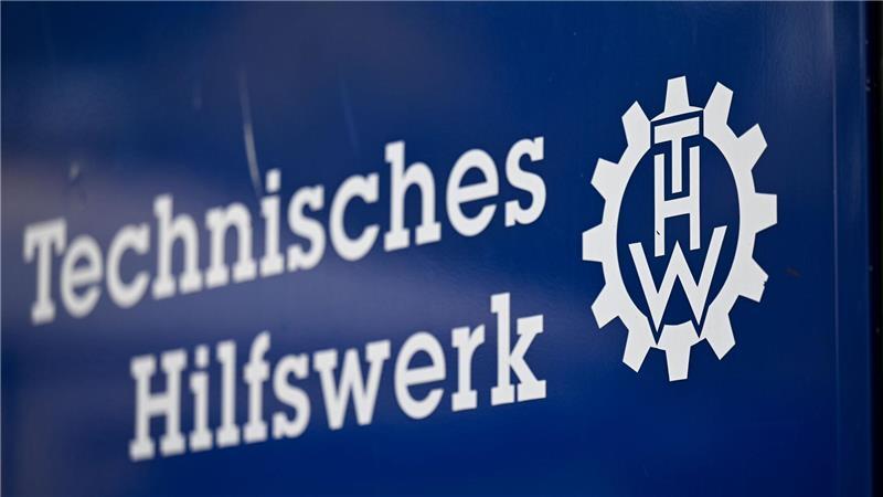 Am Holzhafenufer in Hamburg-Moorfleet ist eine Jacht gesunken, dabei trat ein Öl-Wasser-Gemisch ins Hafenbecken aus. (Symbolbild)