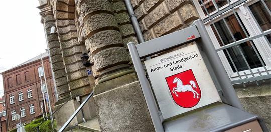 Am Landgericht Stade wurden die ersten Plädoyers im Mordprozess von Gyhum vorgetragen.
