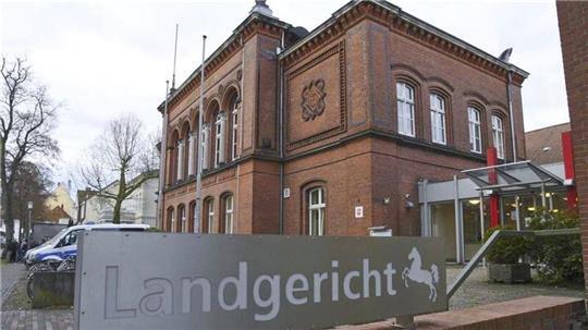 Am Landgericht Verden muss sich ein Mann wegen gefährlicher Körperverletzung verantworten.