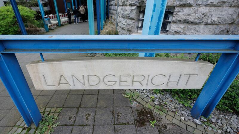 Baby nach der Geburt getötet - Eltern schweigen Am Landgericht in Bielefeld beginnt der  Mordprozess um den Tod eines Neugeborenen.