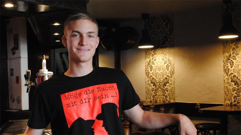 Am Mittwochabend wird die Kultkneipe Apropos in Stade neu eröffnet. Hauptinitiator der Genossenschaft dahinter ist Lasse Kluge.