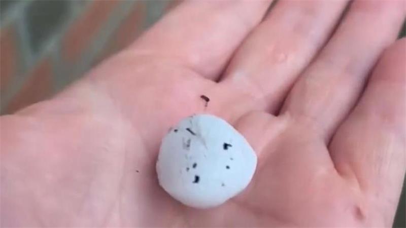 Am Montag fielen Hagelkörner in Golfball-Größe vom Himmel.