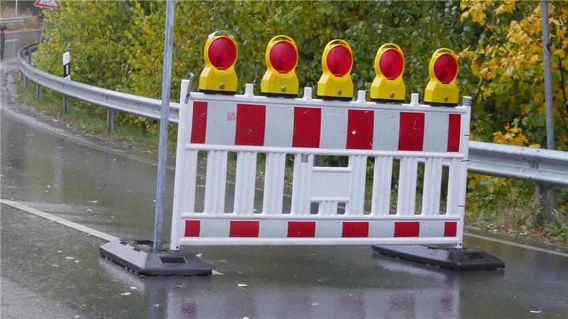 Am Montagabend musste die Straße in Buxtehude gesperrt werden. (Symbolbild)