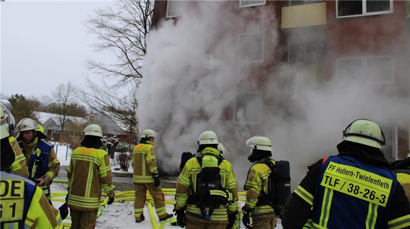 Am Montagmittag brach in einer Wohnung an der Grünendeicher Straße ein Feuer aus.