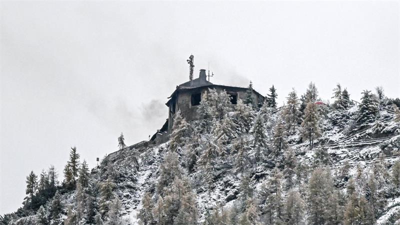 Am Morgen brannte es noch im Kehlsteinhaus.