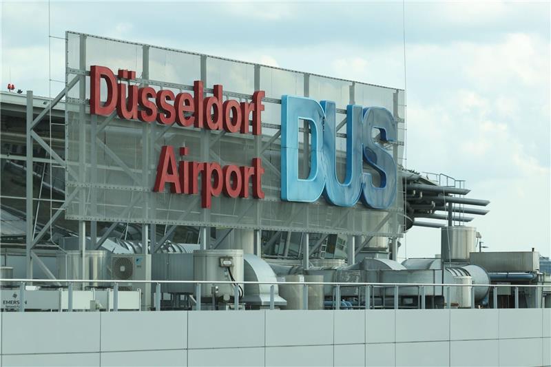 Blindgänger in Düsseldorf entschärft Am Nachmittag kann es am Düsseldorfer Flughafen aufgrund einer Bombenentschärfung zu Verzögerungen kommen.