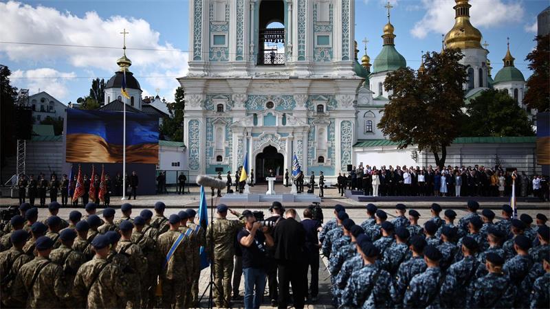 Am Nationalfeiertag gedachte die Ukraine auch der vielen Gefallenen in ihrem Krieg um die Bewahrung ihrer Unabhängigkeit.
