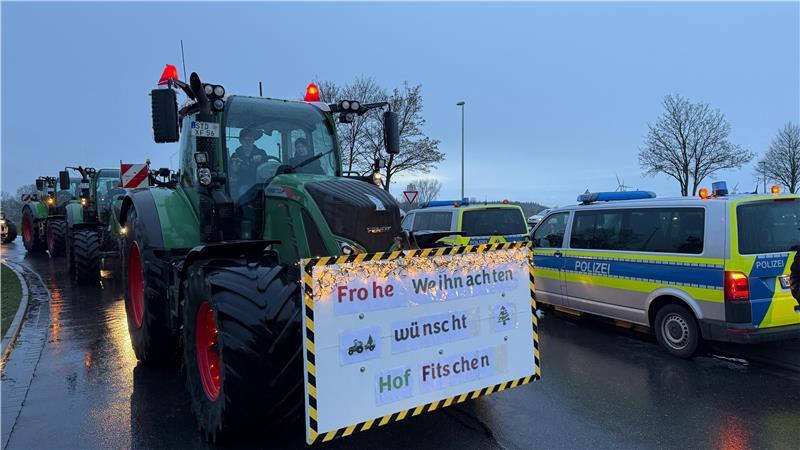 Am Nikolaustag startet die erste Lichterfahrt der Bauern im Landkreis Stade. (Archivbild)