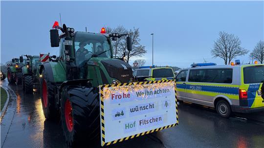 Am Nikolaustag startet die erste Lichterfahrt der Bauern im Landkreis Stade. (Archivbild)