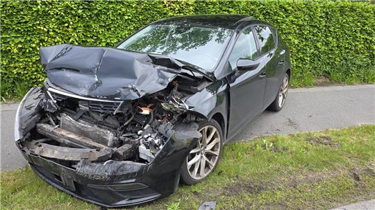 Am Ortseingang in Apensen ist ein 31-Jähriger mit seinem Auto verunglückt.