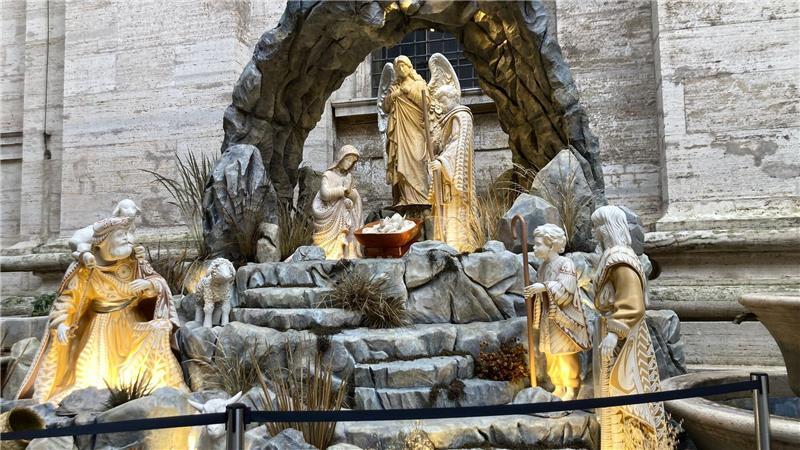 Am Petersdom gibt es eine Krippe, die extra aus Mexiko hergebracht wurde.  