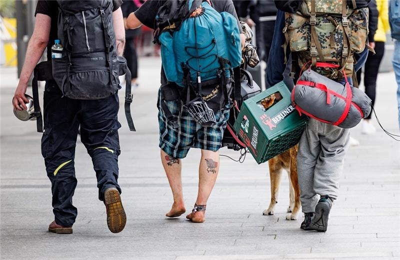 Am Pfingstwochenende reisten die ersten Punks mit dem 9-Euro-Ticket nach Westerland. Foto: dpa-Bildfunk