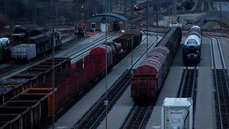 GDL-Streik im Güterverkehr hat begonnen Am Rangierbahnhof München Nord stehen alle Räder still.