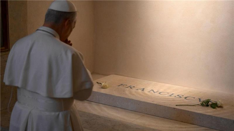 Am Samstag besuchte Leo XIV. das Grab seines Vorgängers Franziskus.