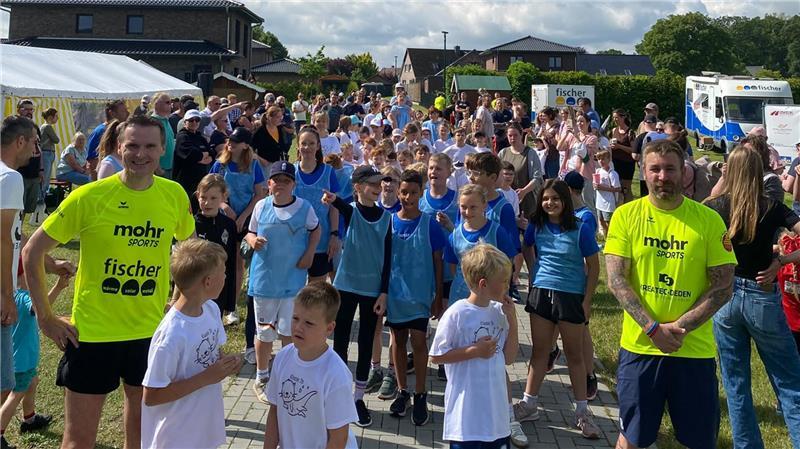 Rekord trotz Gewitter: 24-Stunden-Spendenlauf bringt Ahlerstedt 21.650 Euro Am Samstag herrschte weitaus besseres Wetter als am Freitagabend.