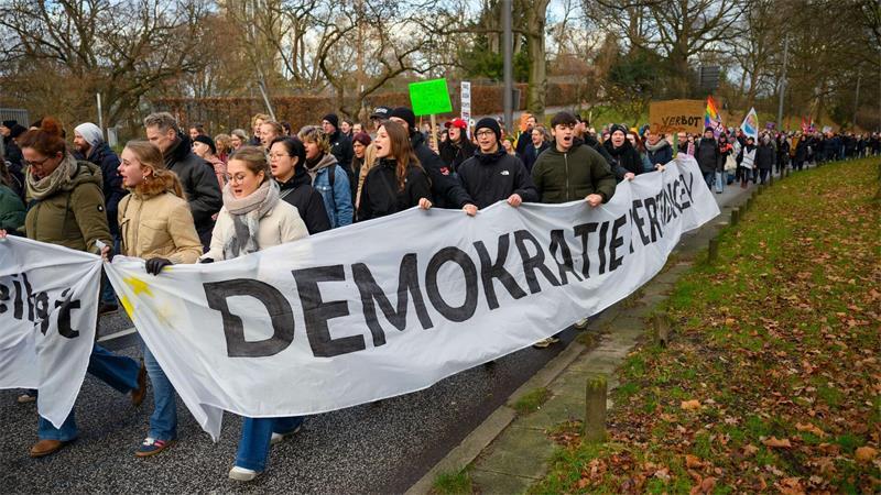 Am Samstag wird unter anderem in Hamburg für Demokratie und gegen rechte Gewalt demonstriert. (Symbolbild)