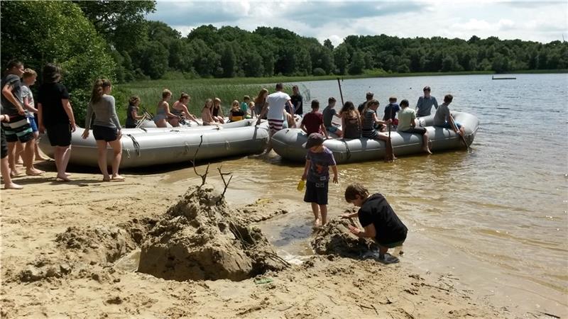 Mit 100 Kindern ins Ferienzeltlager – Jetzt anmelden Am Silbersee gibt es tolle Bademöglichkeiten.