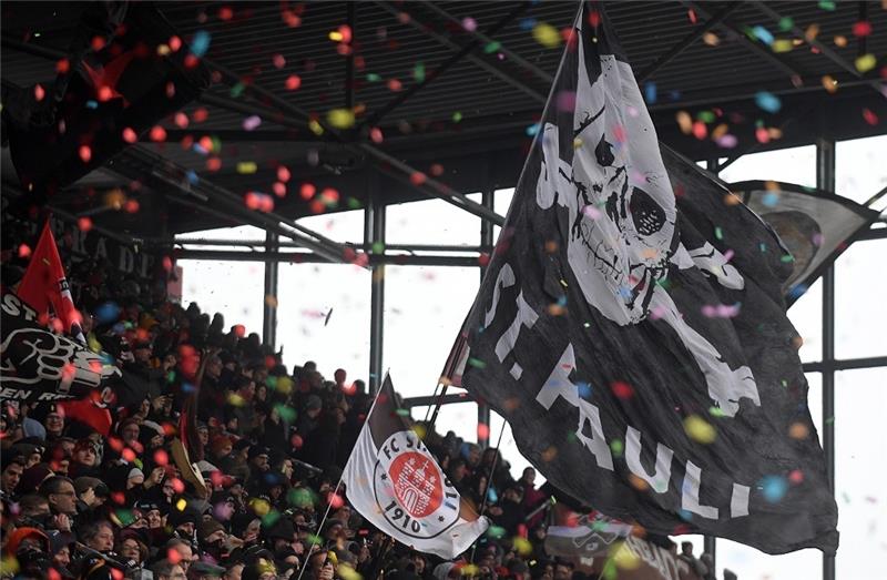 Risikospiel St. Pauli gegen Rostock: Polizei setzt auf Fan-Trennung Am Sonntag erwartet der FC St. Pauli Hansa Rostock zu einem Hochrisiko-Spiel. Foto: Michael Schwartz/dpa