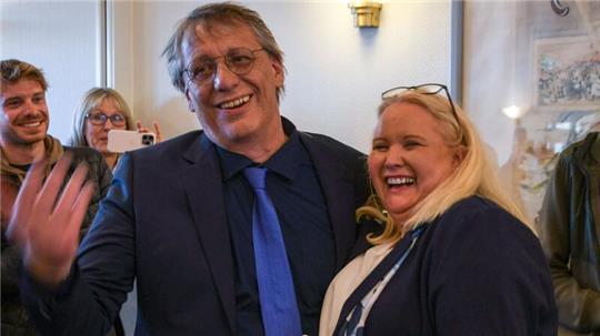 Tina Haltermann gewinnt Bürgermeister-Stichwahl auf Sylt Am Sonntag traten die 46-jährige parteilose Tina Haltermann und der 59-jährige Markus Gieppner (Die Insulaner) in einer Stichwahl gegeneinander an.