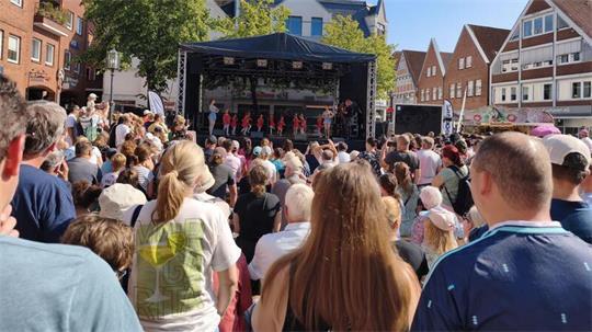 Am Sonntag war Familientag beim Stader Altstadtfest. Auf der Bühne am Pferdemarkt gab es ein Programm für Kinder.