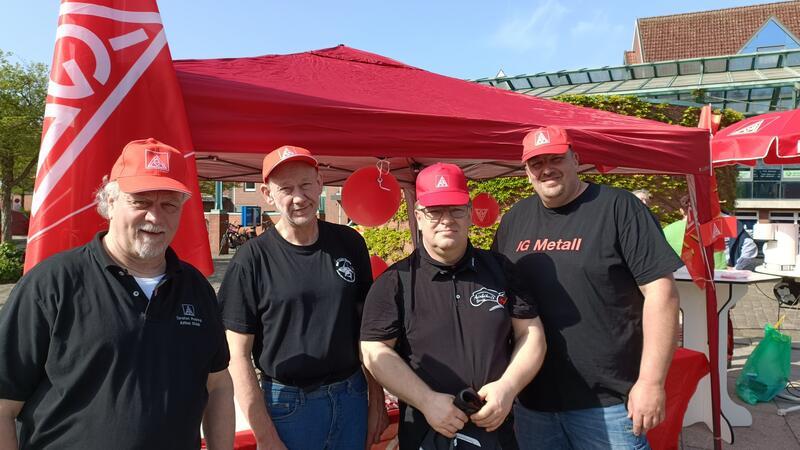 Am Stand der IG Metall waren Torsten Ropers (v. links), Thomas Hollander, Heiko Schnatter und Martin Rother.