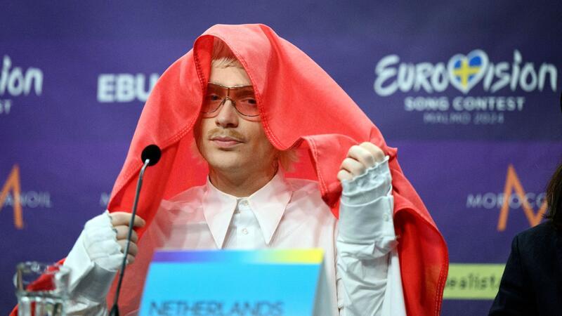 Schweiz gewinnt Chaos-ESC - Deutschland Zwölfter Am Tag des Finales war bekannt geworden, dass der niederländische Kandidat Joost Klein vom Wettbewerb ausgeschlossen worden ist.