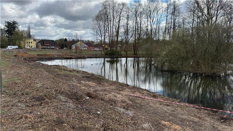 Neubau der Ostebrücke: Das ist der Stand Am Teich neben der B71 sollen in diesem Jahr Verfüllarbeiten stattfinden.