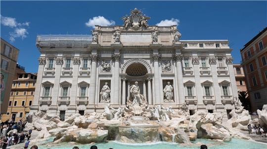Am Trevi-Brunnen herrscht stets dichtes Gedränge. (Archivbild)