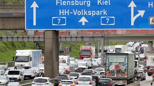 Am Wochenende droht auf vielen Autobahnen Stau.