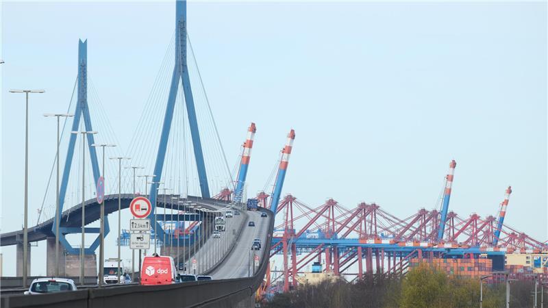 Herbstferien und Köhlbrandbrücke ist dicht: Hier drohen Staus Die Hamburger Köhlbrandbrücke.